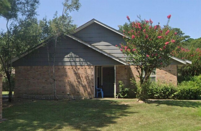 Photo - 1303 Martin Luther King Dr