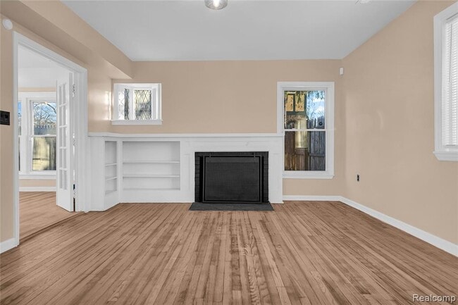 Photo - 16816 Inverness St