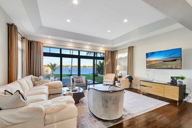 Photo - 310 S Lake Dr