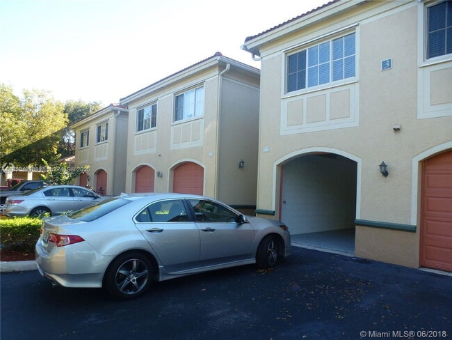 Building Photo - 2474 Centergate Dr Unit 204