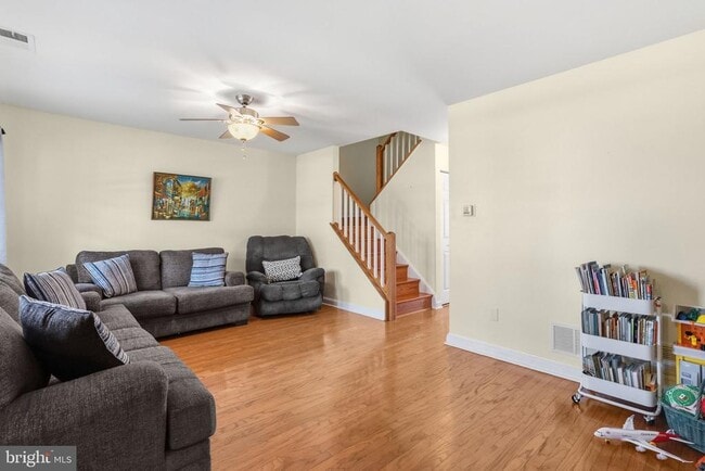 Photo - 628 Lancaster Ct