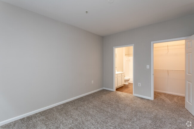 2BR, 2BA - 1271 SF