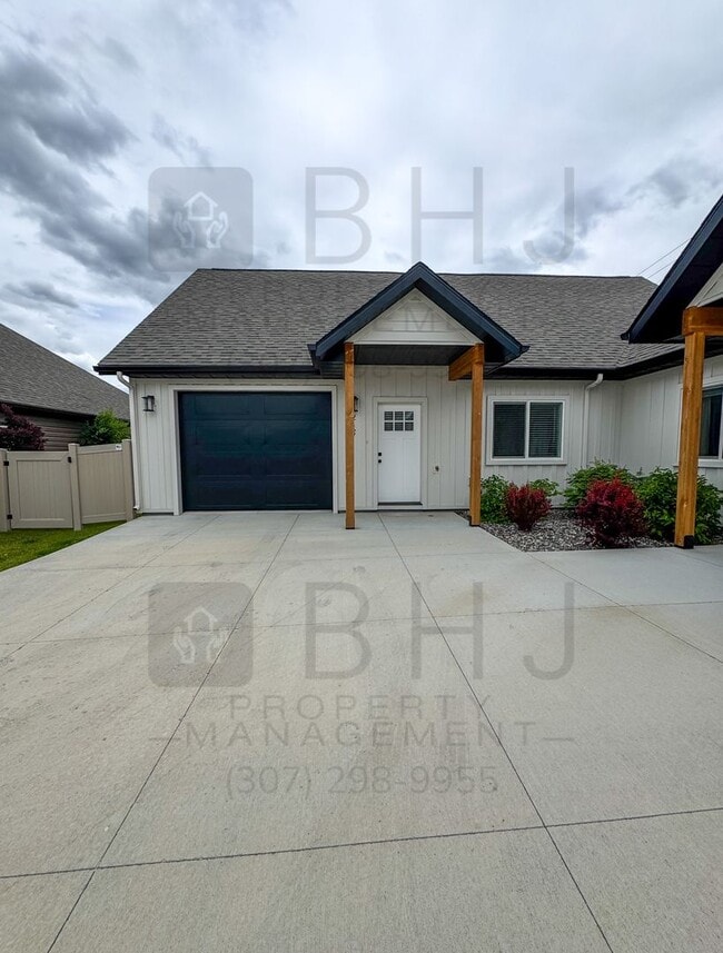 Building Photo - Love 2165/ 2167 Unit 2167