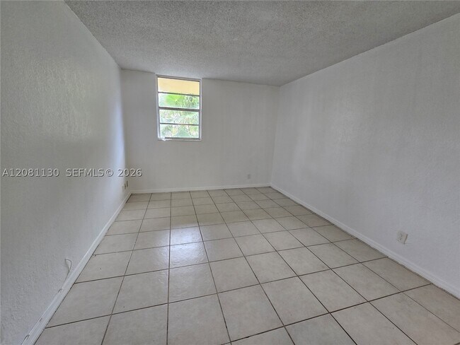 4550 NW 9th St Unit 310E