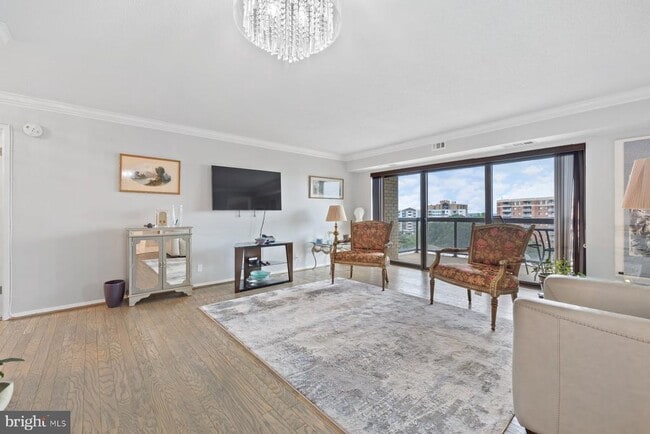 Photo - 203 Yoakum Pkwy Unidad 1206