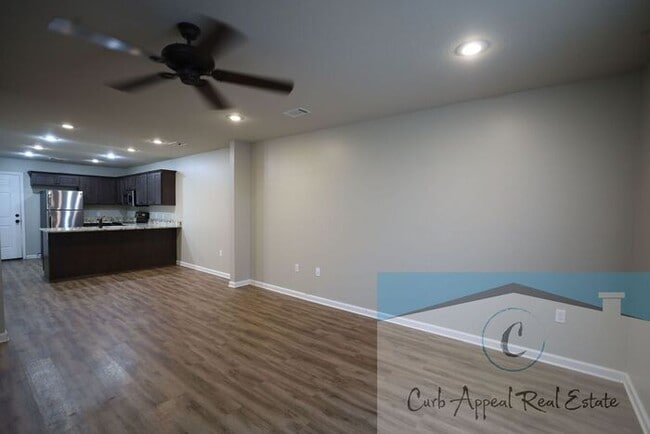 Photo - Move in special $800!! Luxury 2 bed, 1 bath duplex - recent construction!! Washer, dryer and inte...