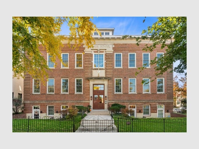 Photo - 901 D St NE Unit 3