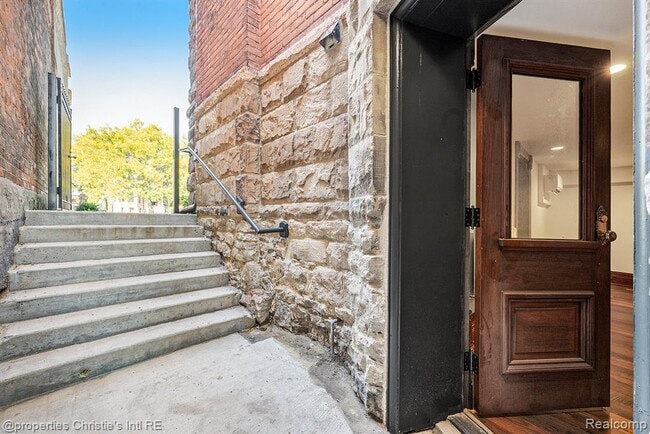 Photo - 701 W Canfield St Unit G1