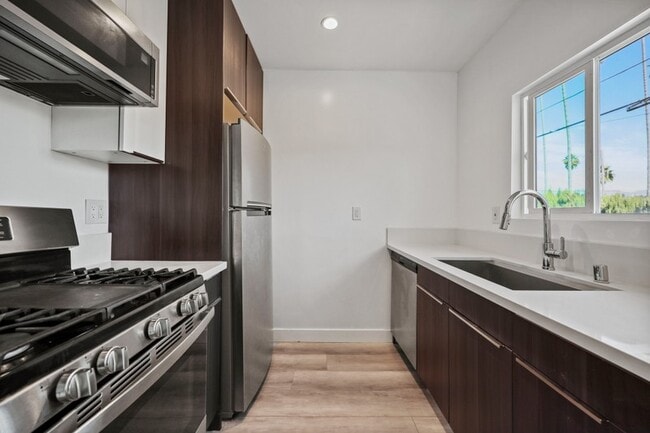 Photo - 2561 W Ave 30 Unit 5
