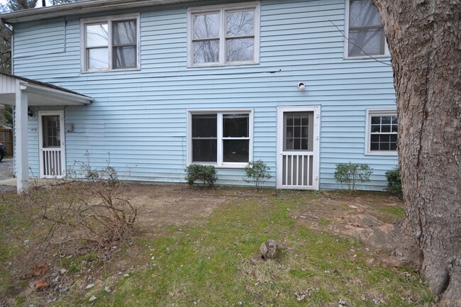 Photo - 401 Lakeside Dr Unit B