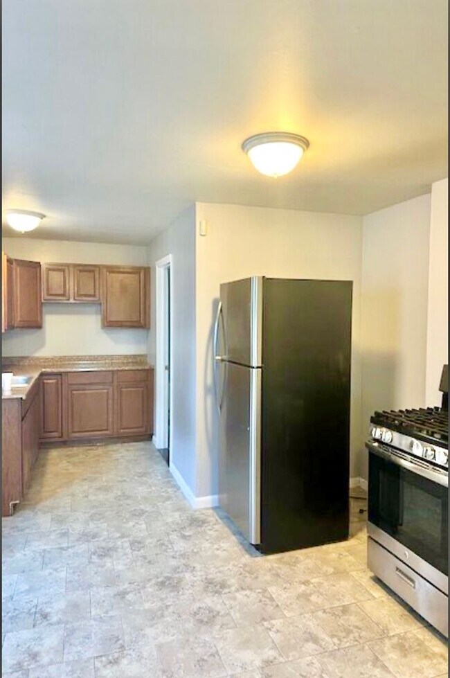 Photo - 865-867 Manton Avenue Unit 865 Manton Avenue