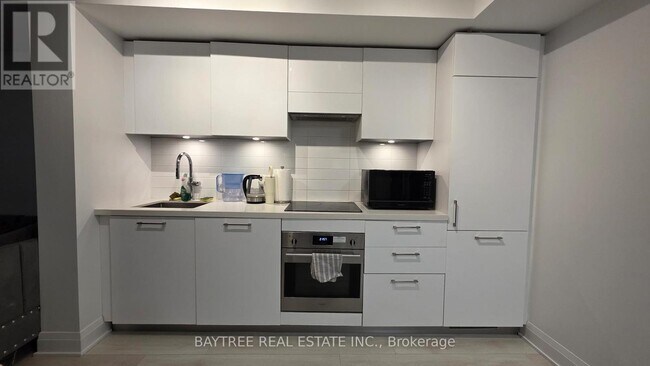 Photo - 33 Frederick Todd Wy Unité 402