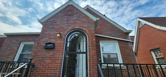 Photo - 2424 Emil Ave