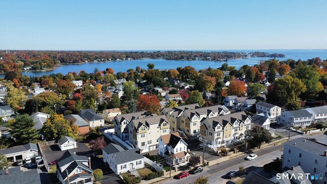 Building Photo - 93 Seaside Ave Unit 2