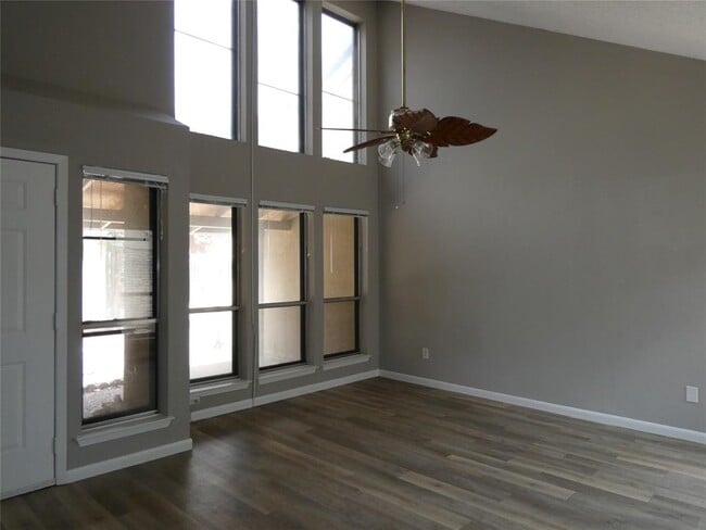 Photo - 8607 Fathom Cir