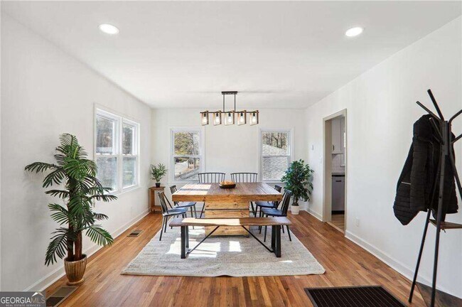 Photo - 1687 Porter Dr NW