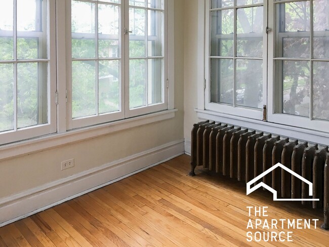 Photo - 3817 N Lawndale Ave Unit 2W
