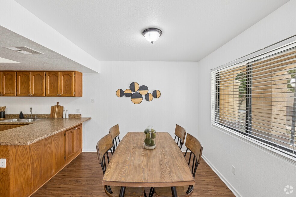 Carefree - 2BR, 2BA - 1,150SF - Dining Room