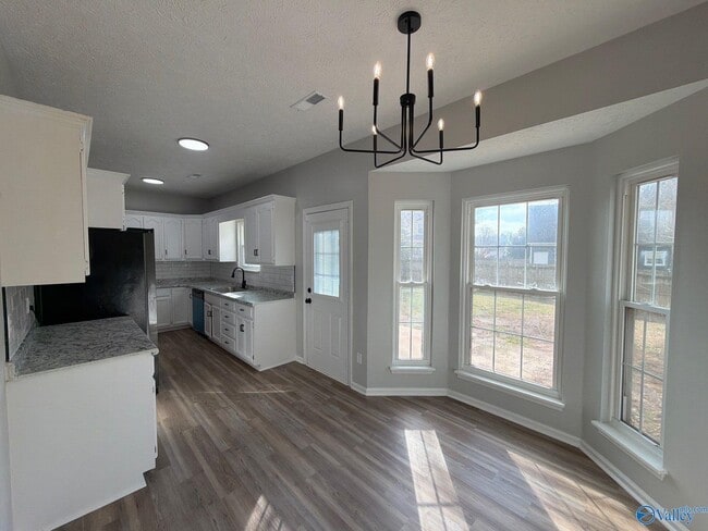 Photo - 103 Kestrel Ct SW