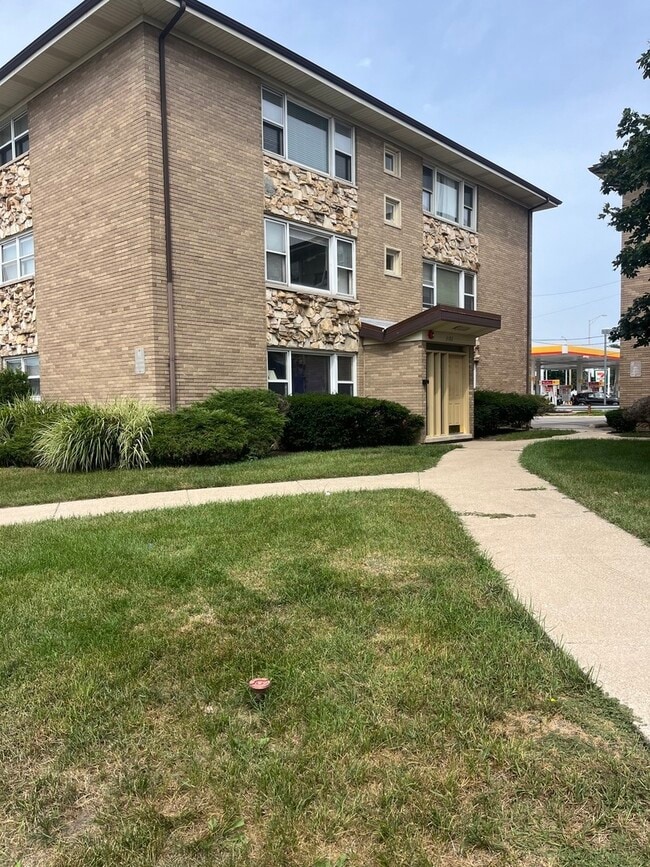 Building Photo - 3182 W Meadow Ln Dr Unit 54