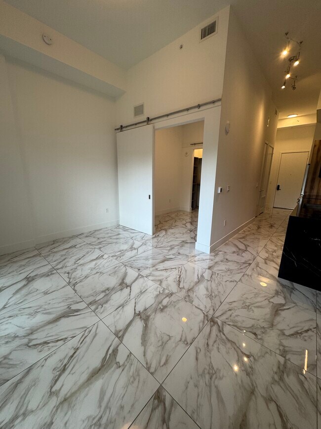 Photo - 403 NE 28th St Unit S1