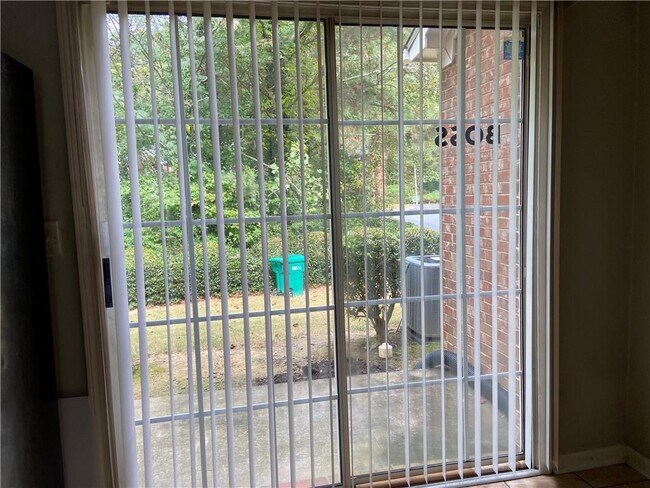 Photo - 364 Paden Cove Trail