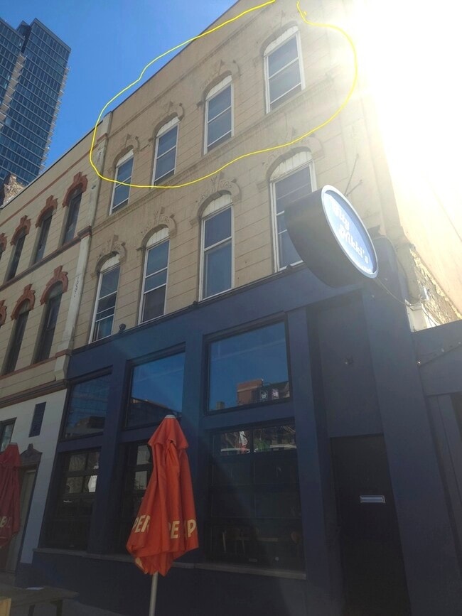 Building Photo - 607 N Wells St Unit 3F