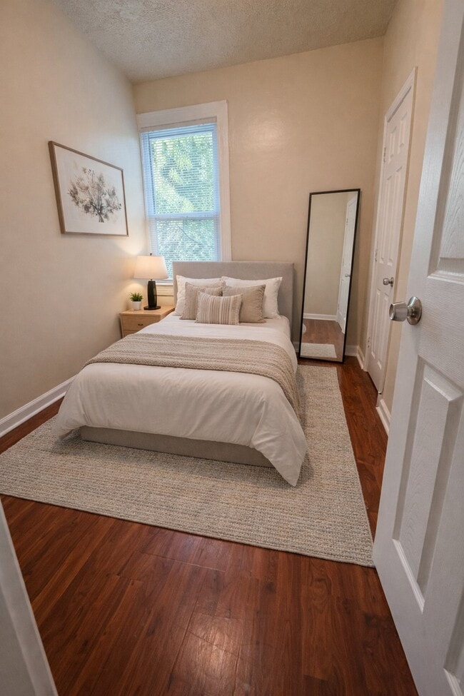 Photo - 1106 Queen St NE Unidad Apt 4