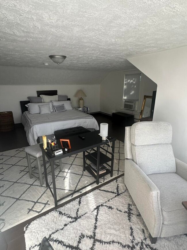 Photo - 313 W 15th Ave
