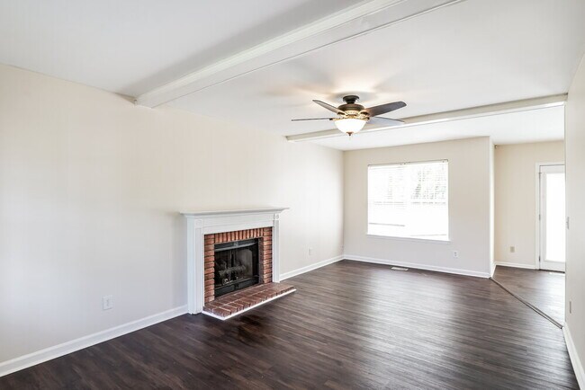 Photo - 2873 Iroquois Dr