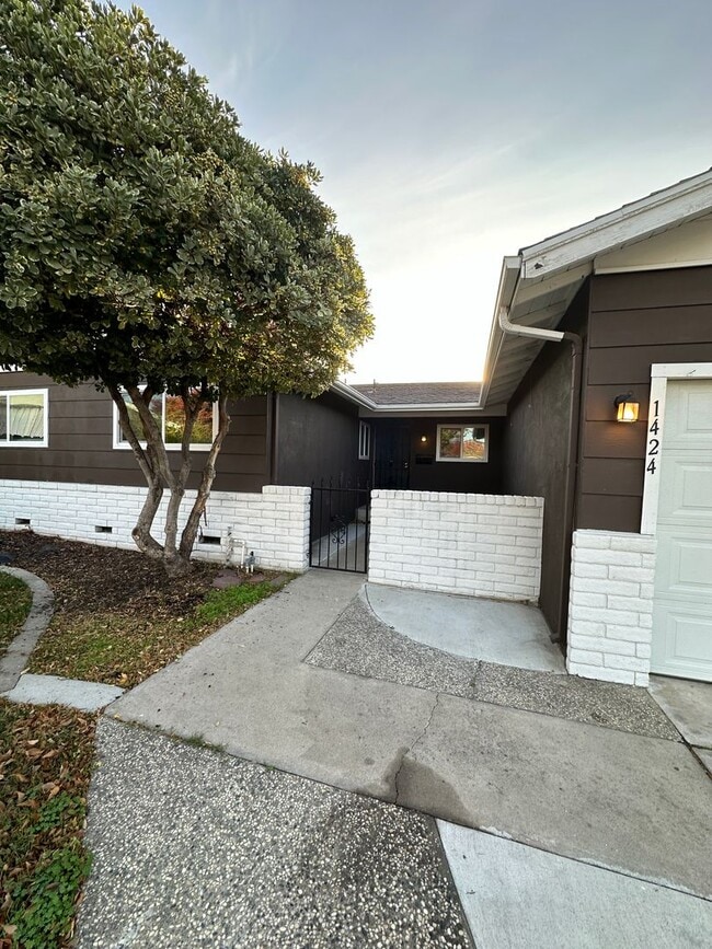 Photo - 1424 Kent Way