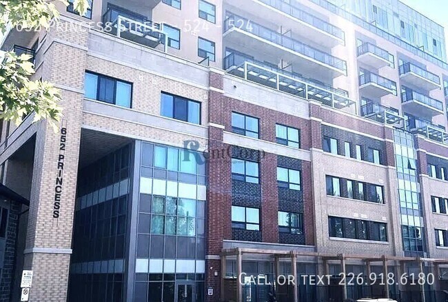 Building Photo - 652 Princess St