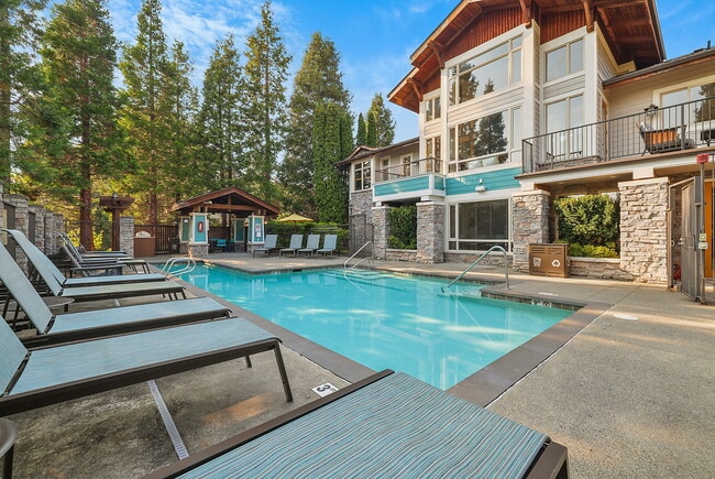 Building Photo - Pinnacle Sonata