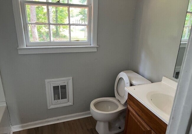 Photo - 1705 Fountain St