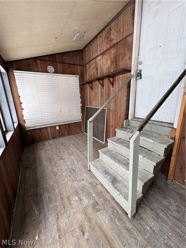 Photo - 751 Wilbur Ave