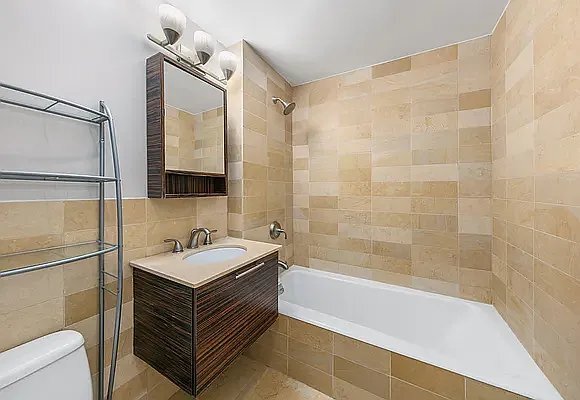 Photo - 238 Walnut St