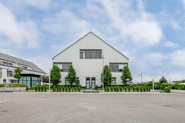 Photo - 331 Broward Wy.