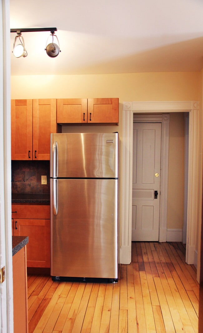 Photo - 206 N Winooski Ave Unit APT A