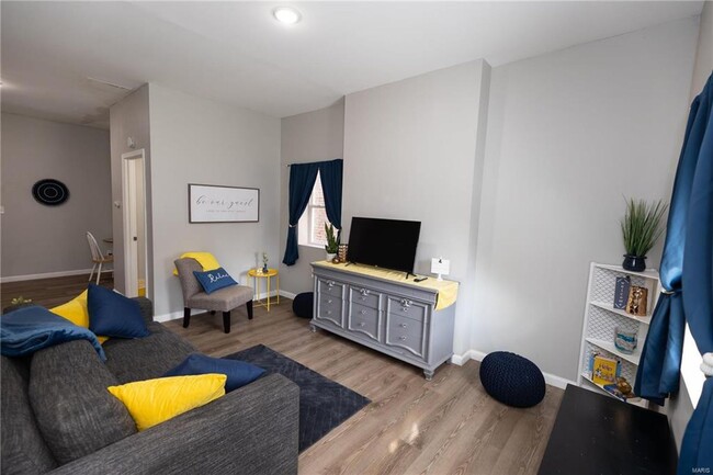 3001-3005 Magnolia - 3001-3005 Magnolia Apartment Unit 3003 Magnolia