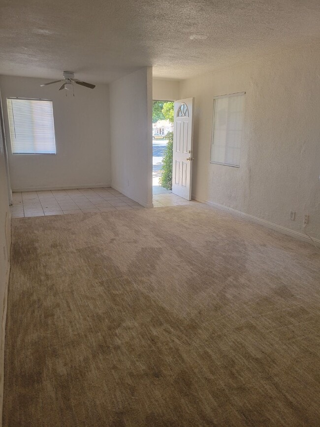 3 Bedroom home conveniently located in the heart of Merced