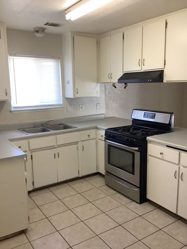 Photo - 30791 Robinson Rd
