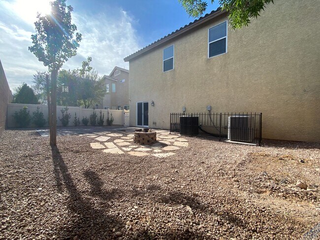 Photo - Beautiful 4-Bedroom Home with Den in Mountain’s Edge