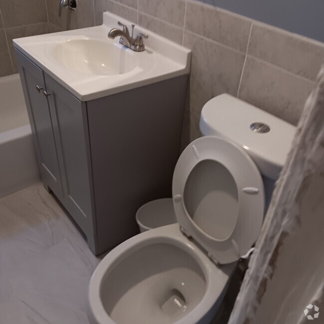 Building Photo - 242 Lexington Ave Unit 3 Rental