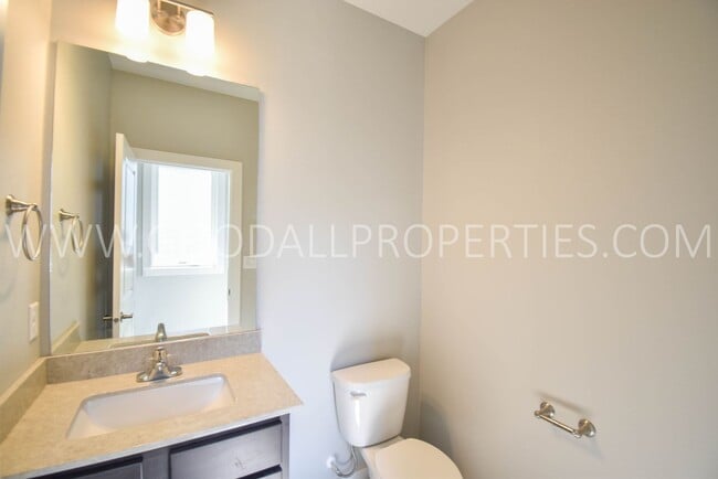 Photo - FALL RENT SPECIAL 4 Bdrm 3.5 Bath Townhome...
