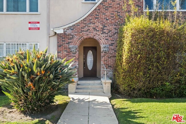 Photo - 643 S Detroit St Unit 645