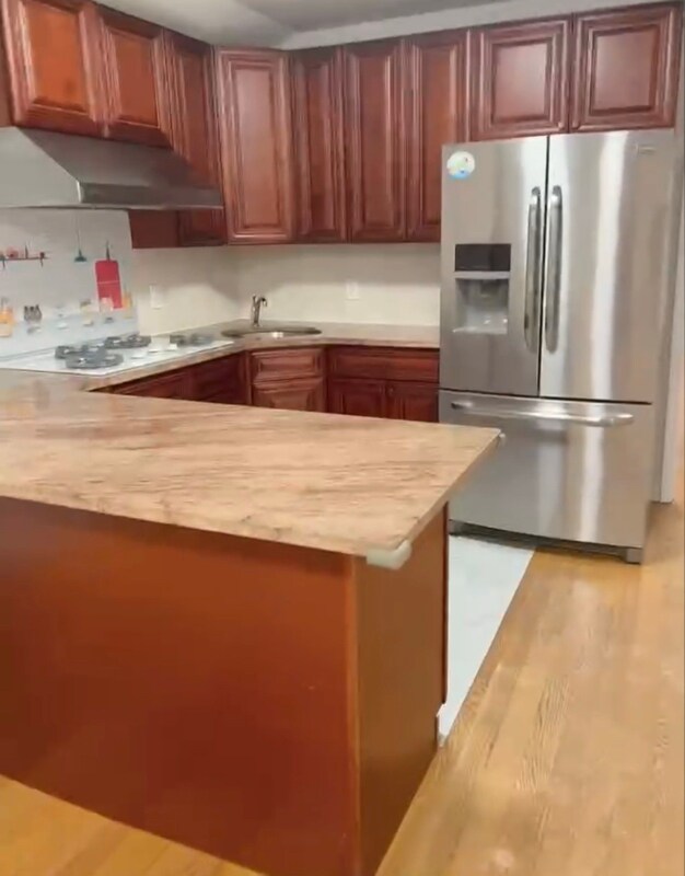 Photo - 9-24 College Point Blvd