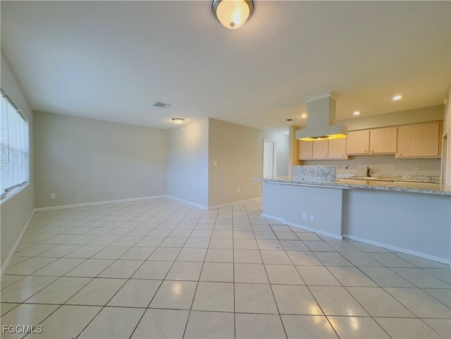 Photo - 913 Hudson Ave