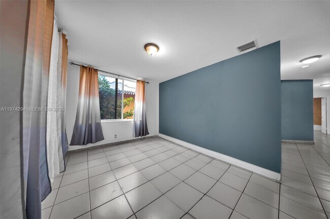 Photo - 1853 SW 17th St Unit 3