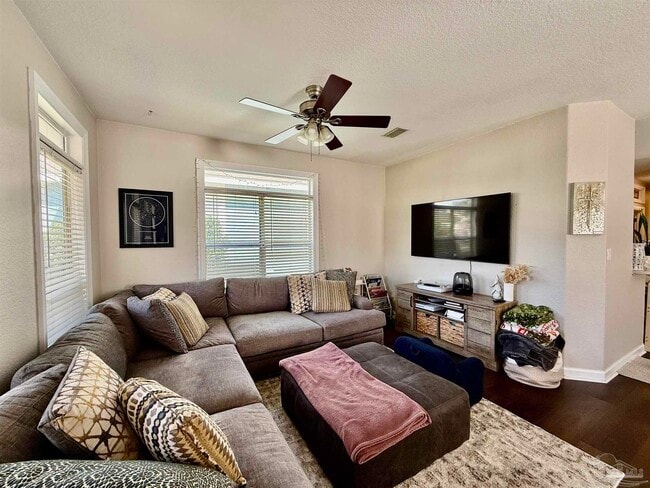 Photo - 1313 E Strong St