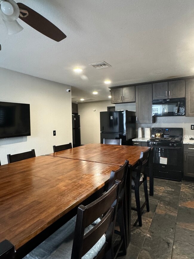 Photo - 130 W 106th St